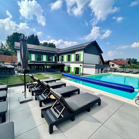 Q Villa Săcele Exterior foto