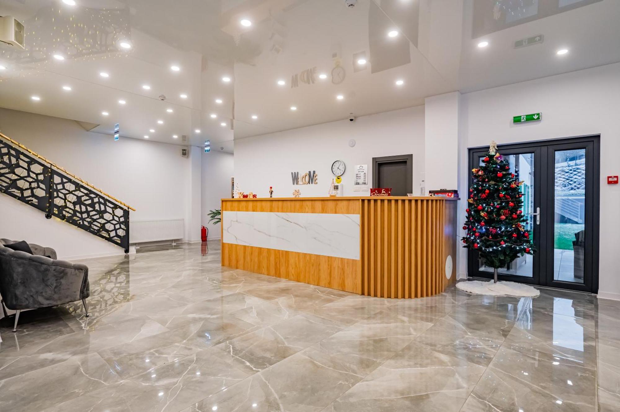 Q Villa Săcele Exterior foto