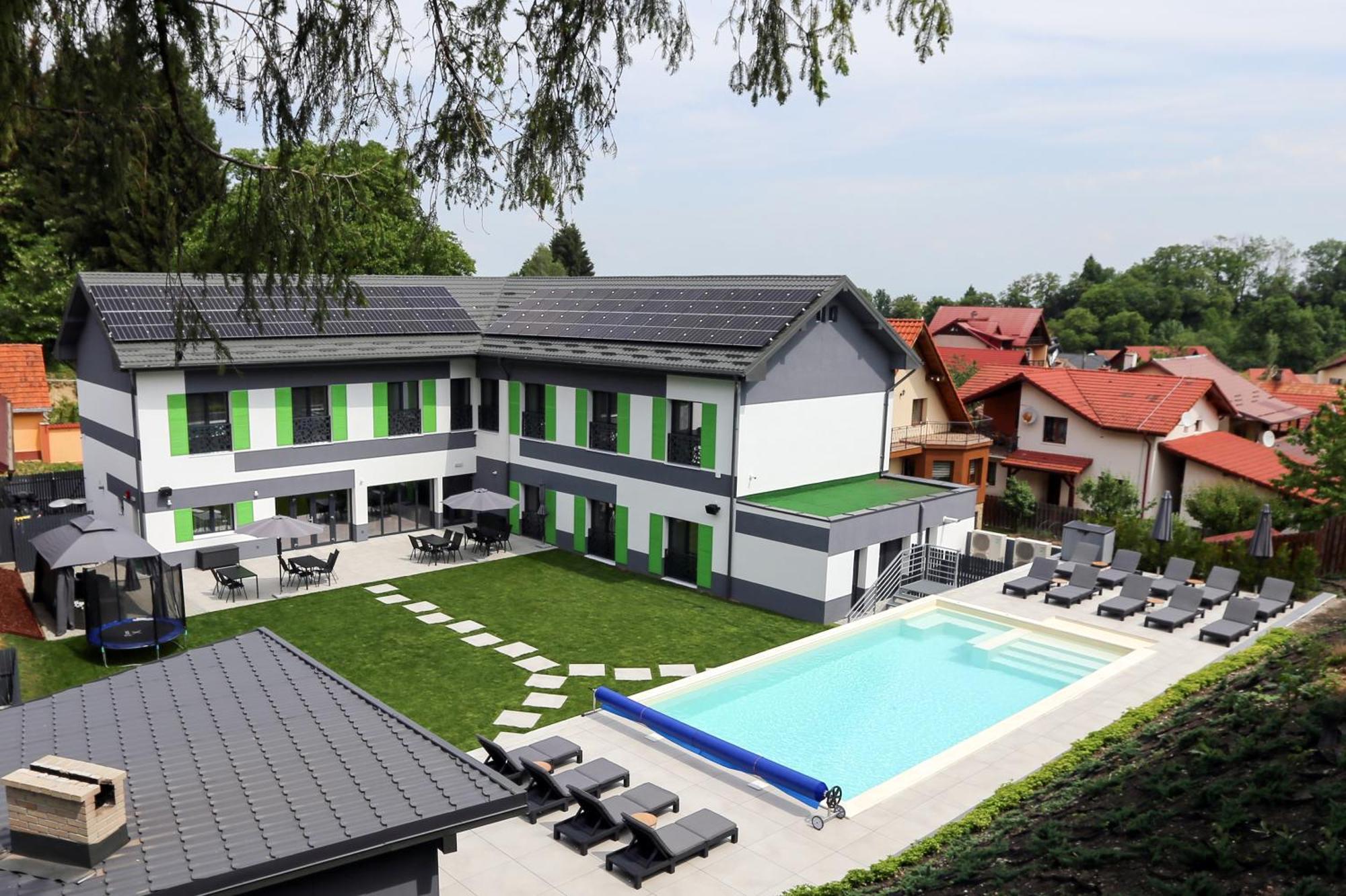 Q Villa Săcele Exterior foto